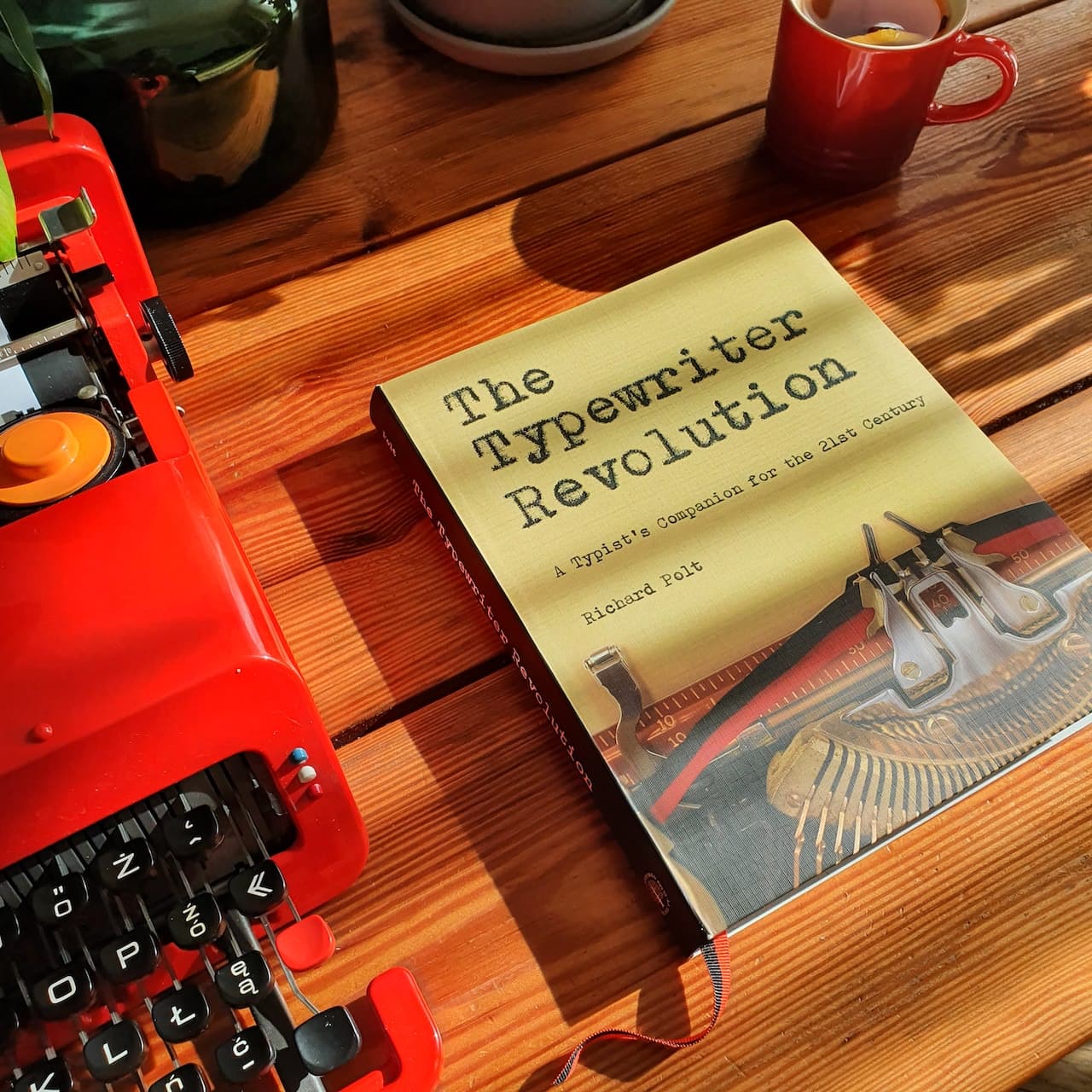Zdjęcie książki /images/books/01 typewriter revolution/the typewriter revolution